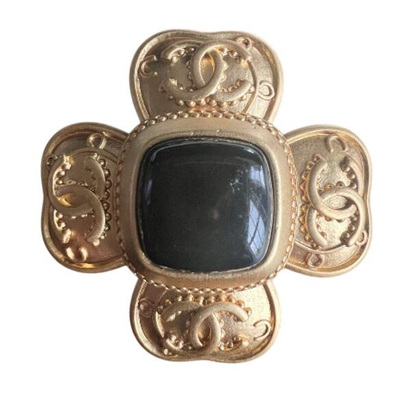 Chanel Gold Clover Onyx Brooch Autumn/Pre-Fall 2023 (CCXX012) - Picture 1 of 5